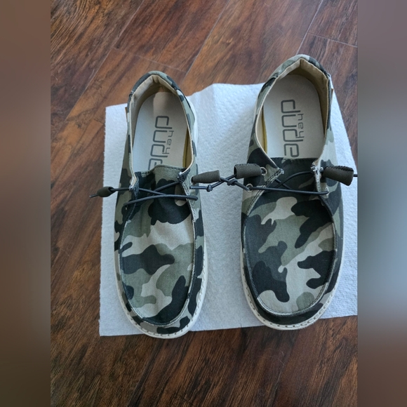 Hey Dude Shoes - Hey Dude Wendy Camo Green Slip On Loafer Shoe Women’s Size 9